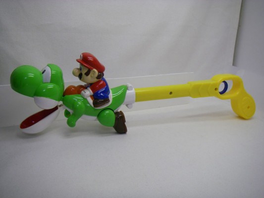 Mario-Yoshi-Magic-Hand-Toy